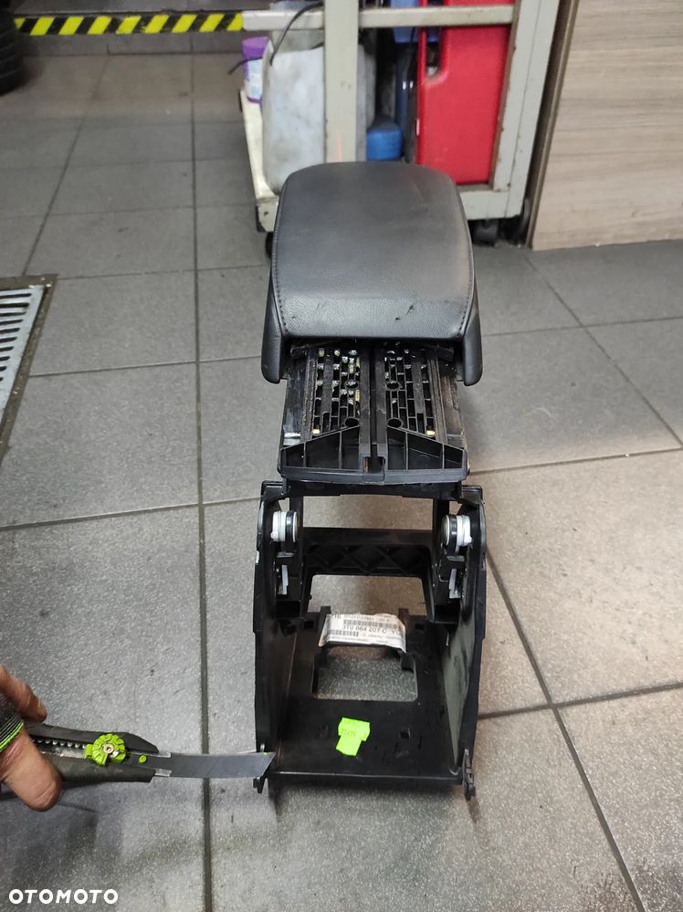 Podłokietnik Skoda SuperB II Skóra - 3