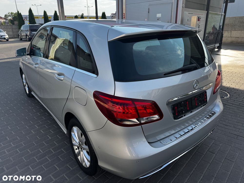 Mercedes-Benz Klasa B 180 (BlueEFFICIENCY) 7G-DCT - 8