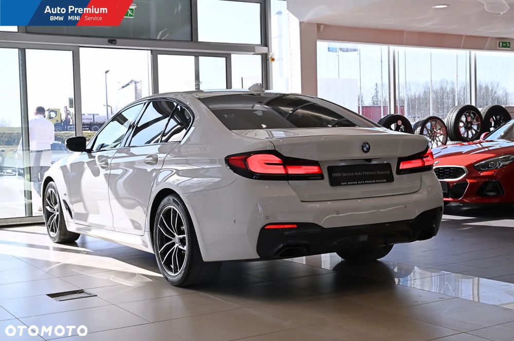 BMW Seria 5 520d xDrive mHEV - 21