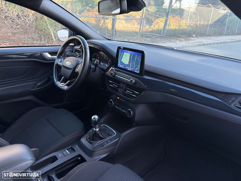 Ford Focus 1.0 EcoBoost ST-Line - 27