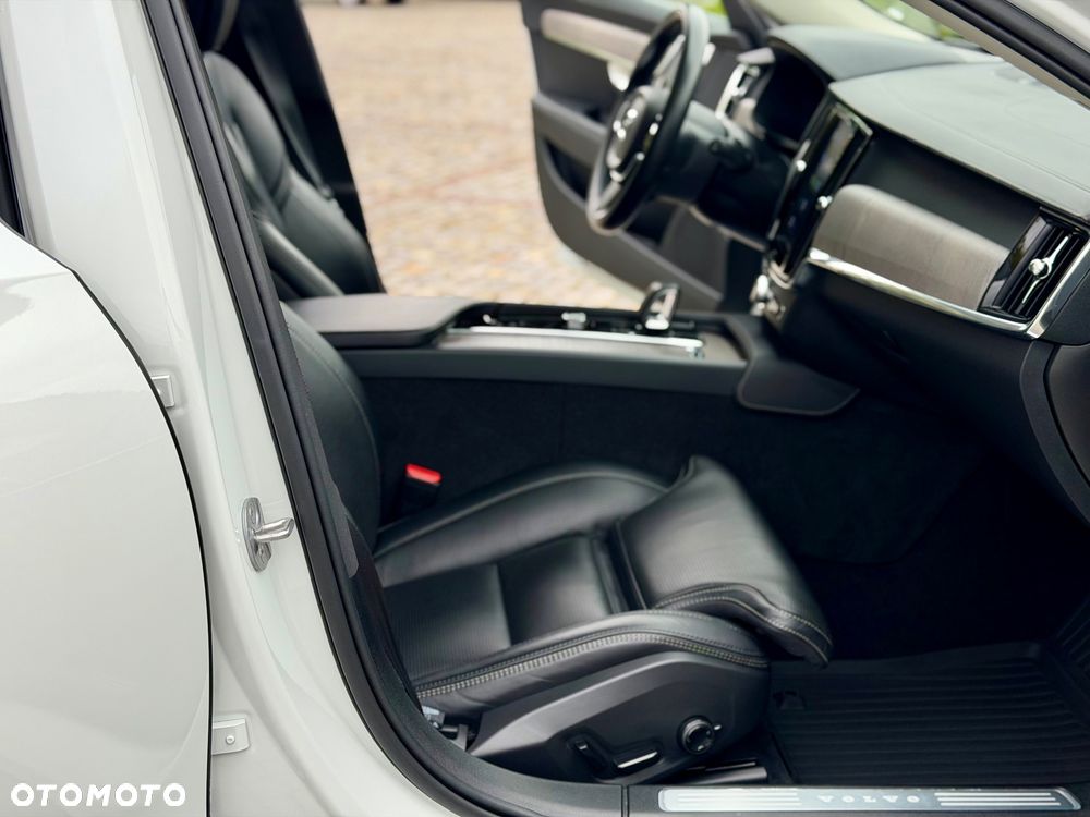 Volvo V90 Cross Country B5 D AWD Ultimate - 17