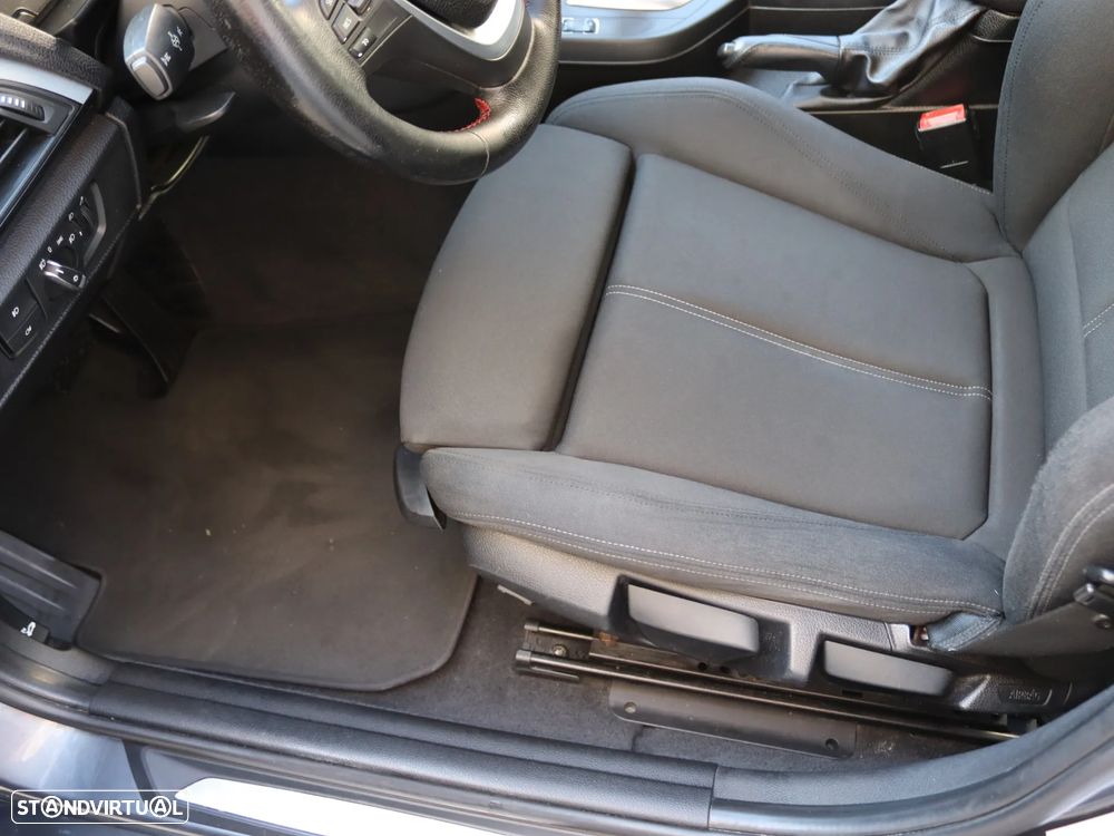 BMW 116 dA Line Sport - 12