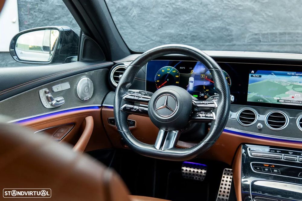 Mercedes-Benz E 300 de 4Matic T 9G-TRONIC AMG Line - 17