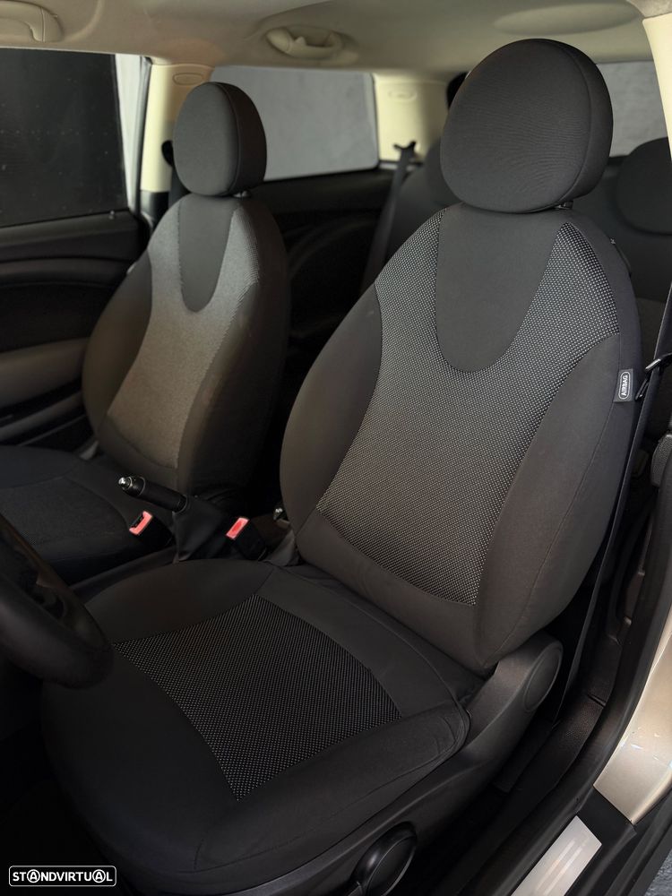 MINI 3 Portas One - 22