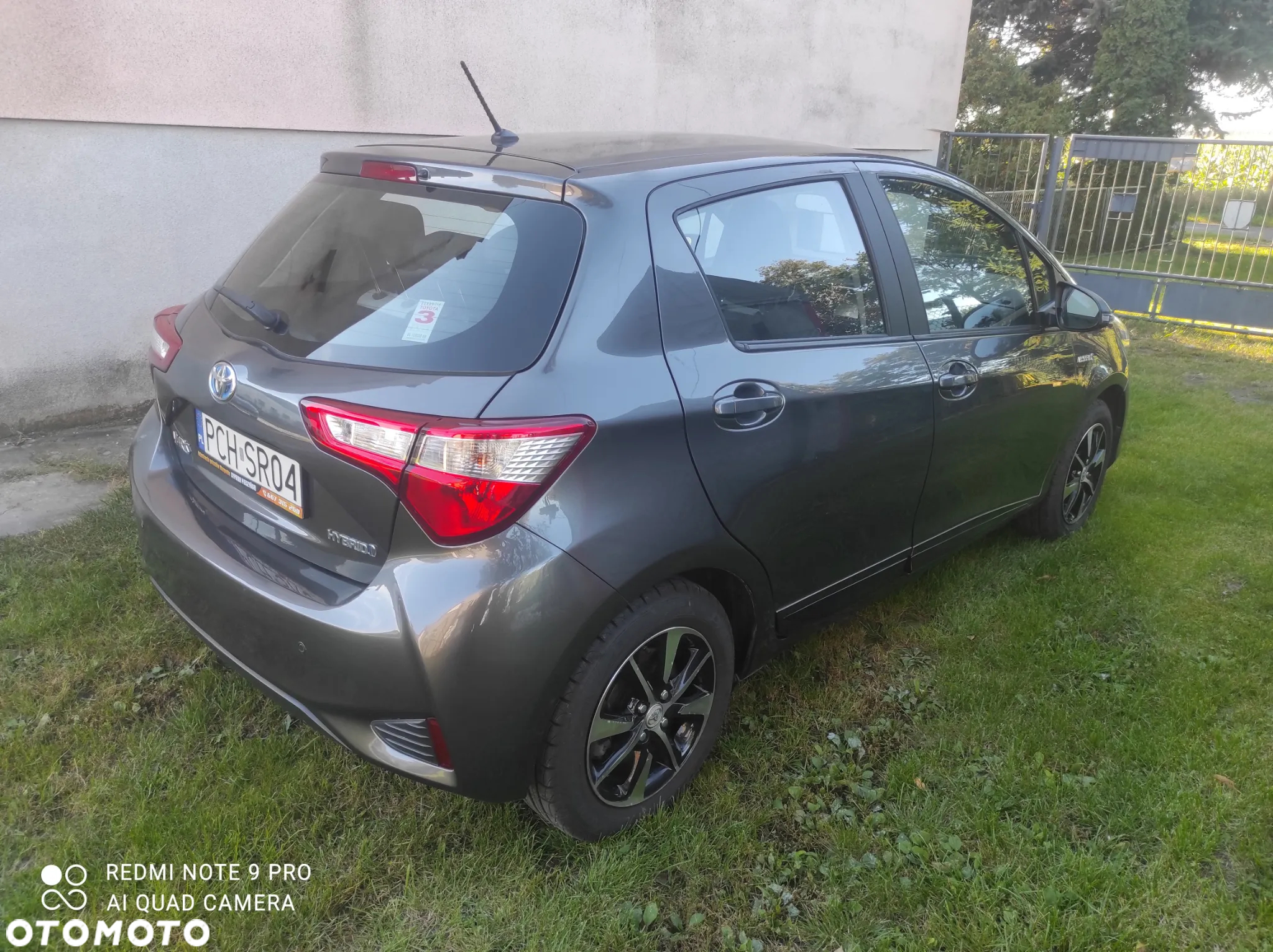 Toyota Yaris Hybrid 1.5 VVT-i - 5