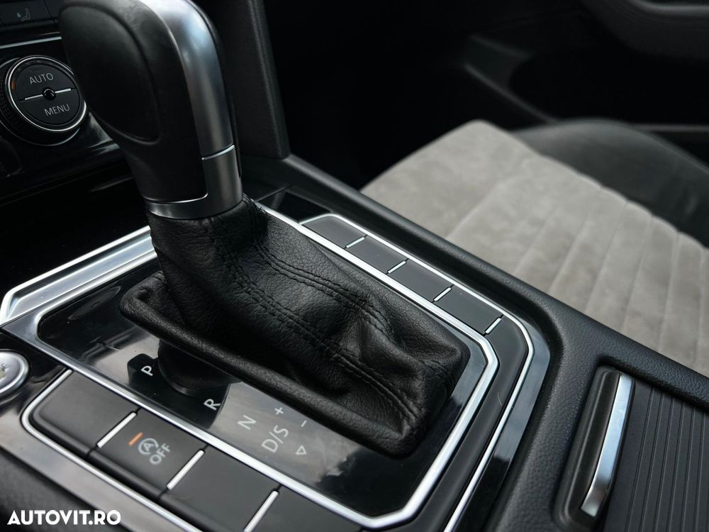 Volkswagen Passat - 16