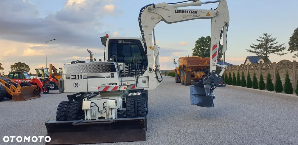 Liebherr 311 rok 2007 łyżka skarpowa hydr. + do kopania 2xpług klima oryginał - 33