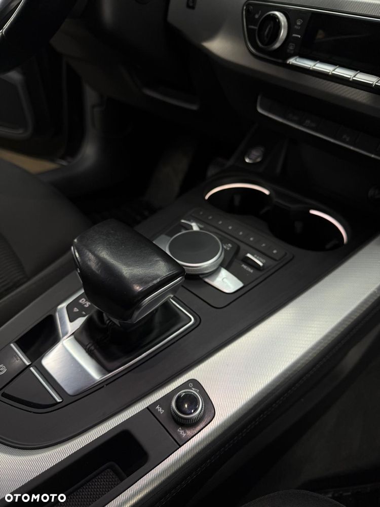 Audi A4 Avant 2.0 TDI S tronic - 19