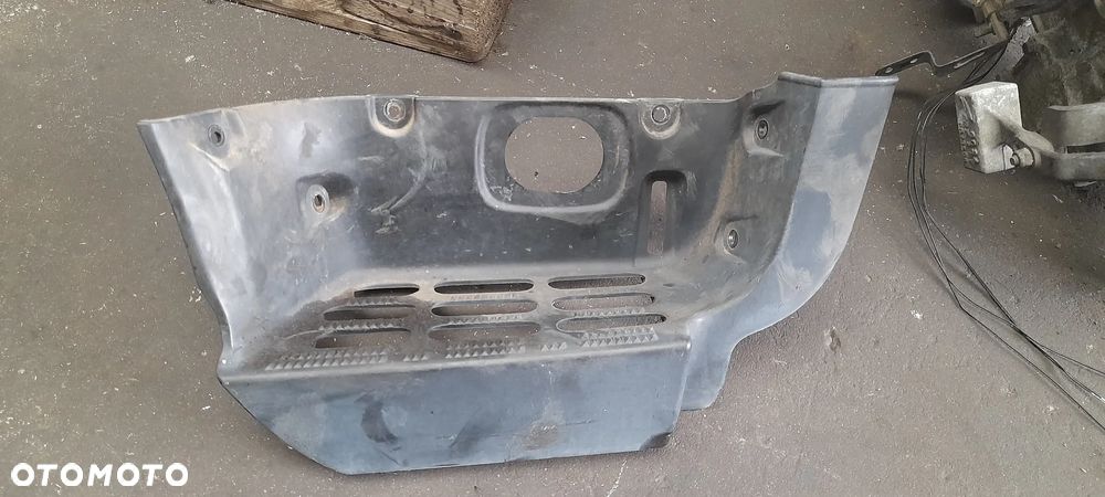 Stopień prawy kabiny Nissan Cabstar, Maxity !! - 1