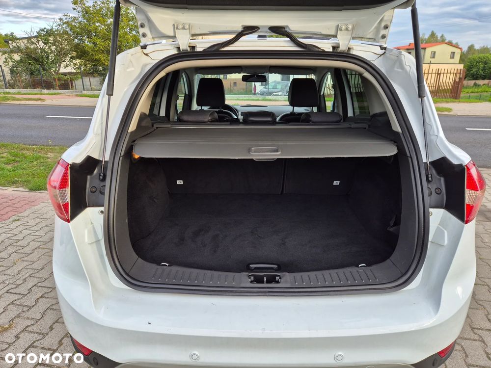 Ford Kuga 2.0 TDCi 2x4 Titanium - 11