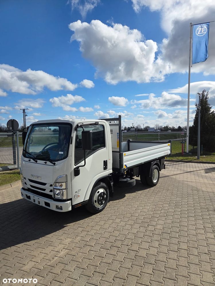 Isuzu M27 - 1