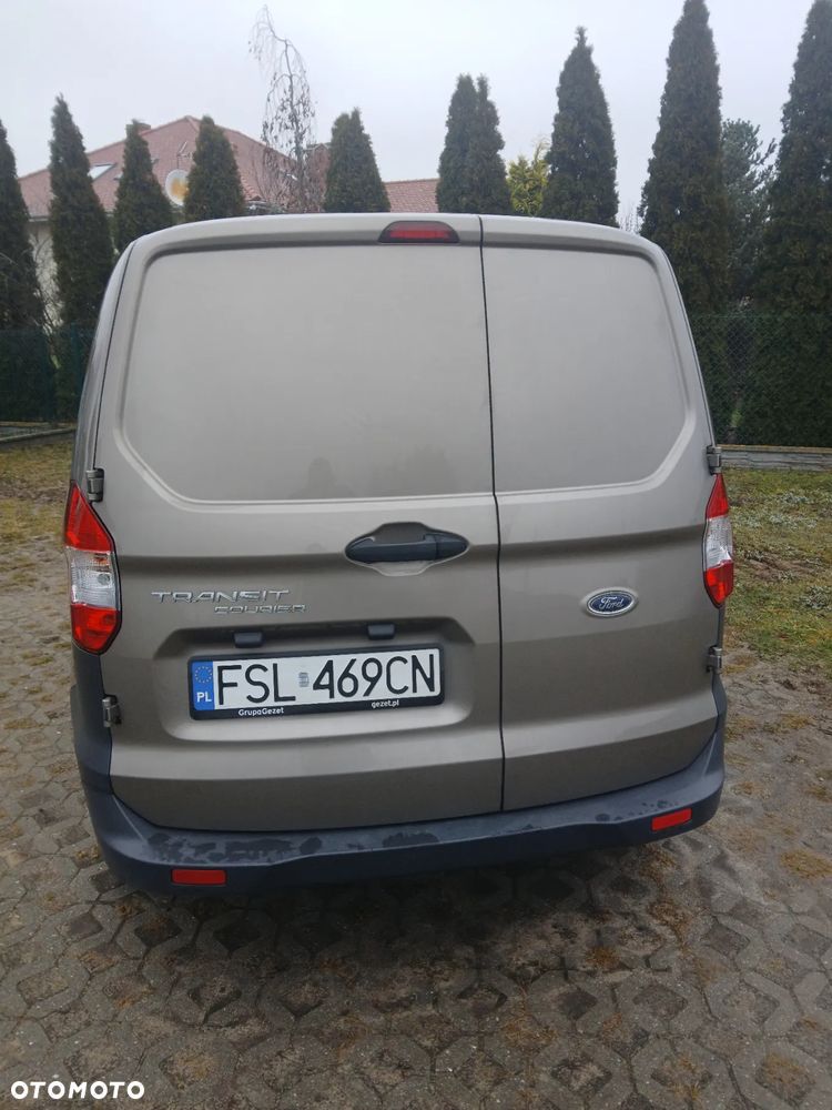 Ford Transit Courier - 4