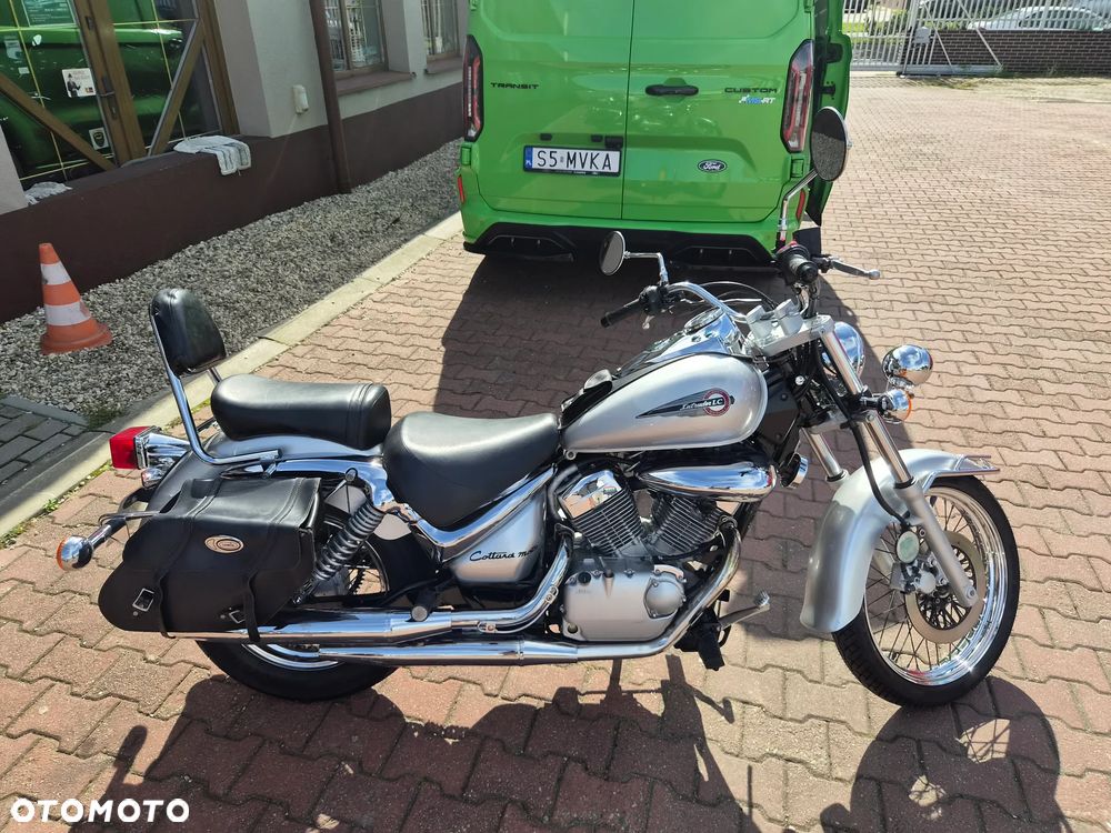 Suzuki Intruder