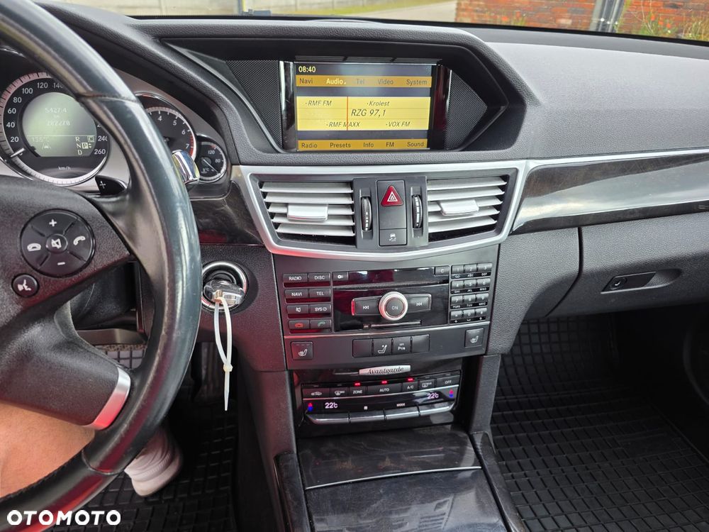 Mercedes-Benz Klasa E 350 CGI BlueEFFICIENCY - 13