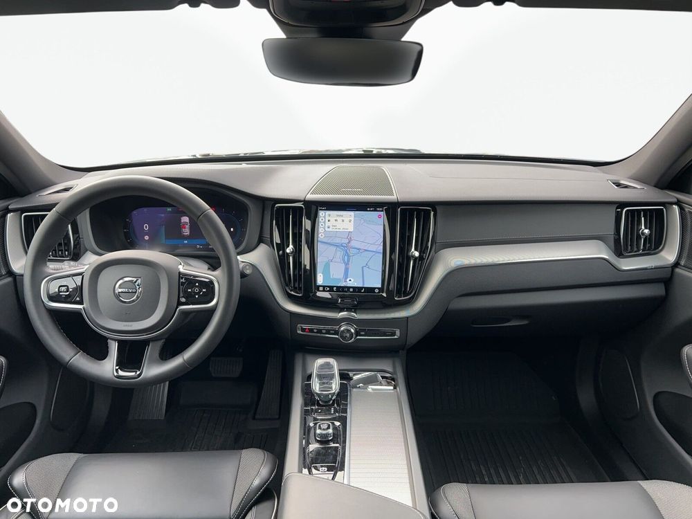 Volvo XC 60 B5 D AWD Ultimate Dark - 21