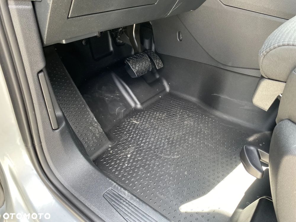 Volkswagen Caddy - 28