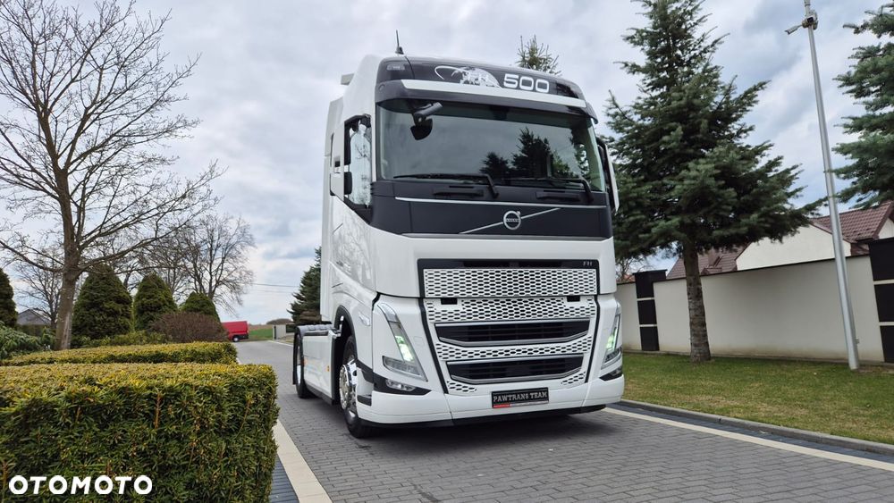 Volvo ///FH///500///2022///1 TURBINA ///JEDYNE 183 TYŚ KM/// GLOBETROTTER///XXL/// KLIMATYZACJA POSTOJOWA/// ZABUDOWY MIĘDZYOSIOWE/// ALUMINIOWE FELGI///FULL LED/// VIRTUAL COCPIT///PEDANTYCZNY  STAN///JAK NOWY - 13
