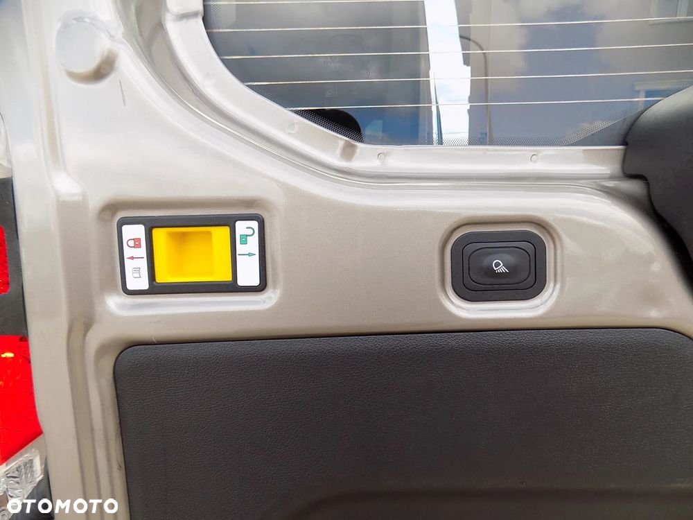 Ford Transit Kombi L3H2 Limited - 16