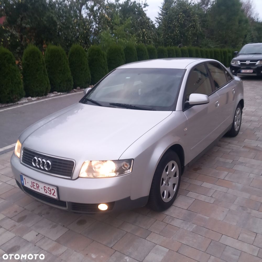 Audi A4 Limousine - 11