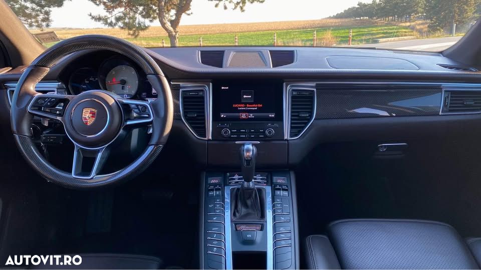 Porsche Macan - 4