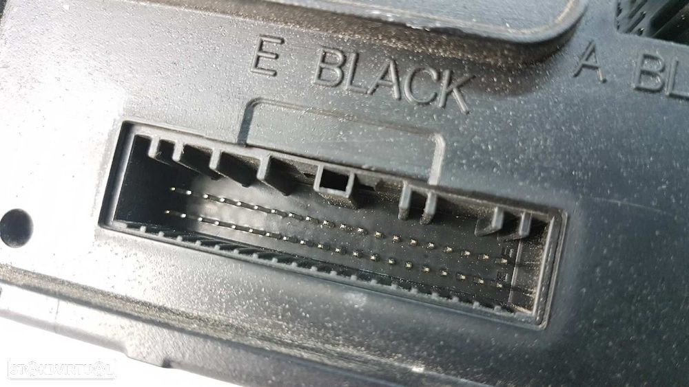 CAIXA DE RELÉS/ FUSÍVEIS RENAULT MEGANE III BERLINA 5 P BOSE EDITION - 6