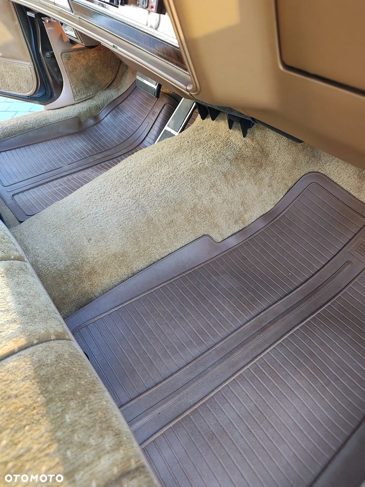 Oldsmobile Delta 88 - 26