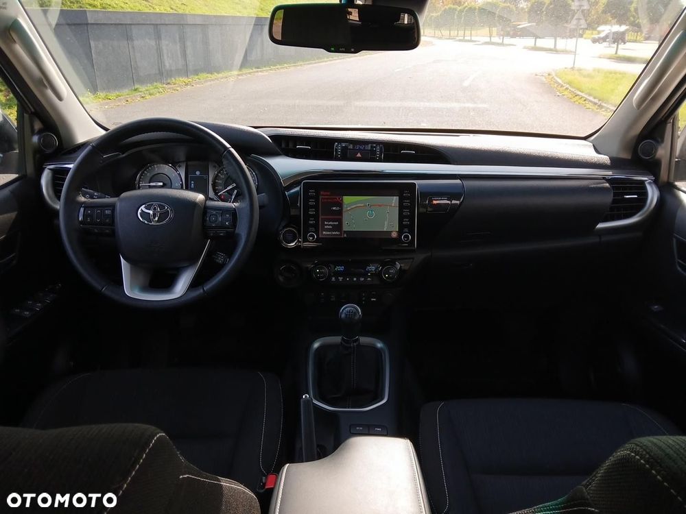 Toyota Hilux 2.8 D-4D Double Cab SR5 4x4 - 27