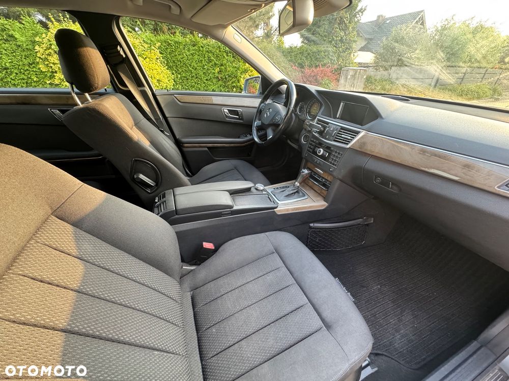 Mercedes-Benz Klasa E 250 CGI BlueEFFICIENCY Automatik Elegance - 15