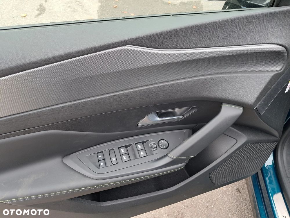 Peugeot 408 1.2 PureTech mHEV GT S&S e-DSC6 - 14
