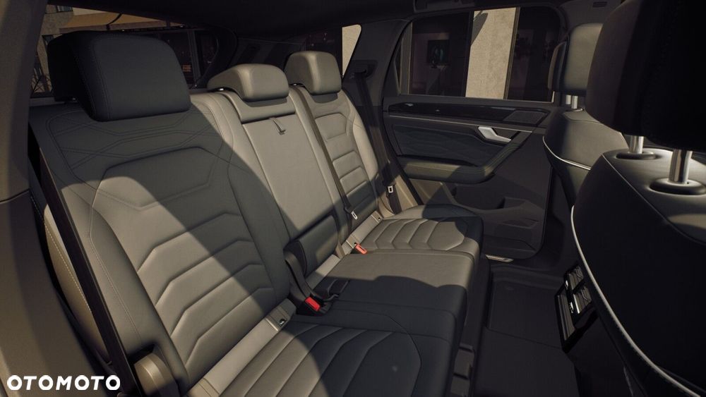 Volkswagen Touareg - 11