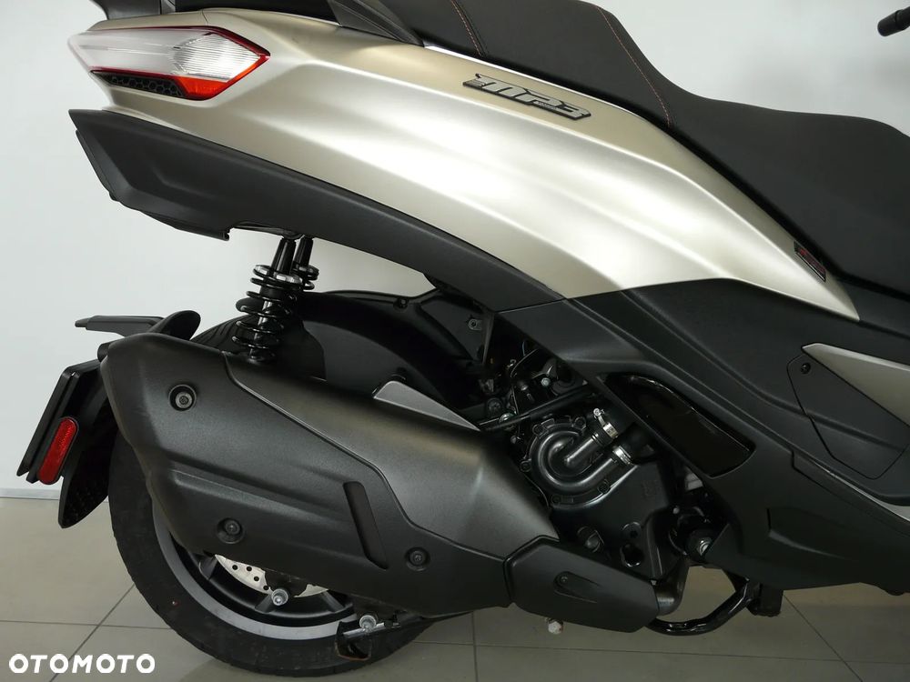 Piaggio MP-3 - 25