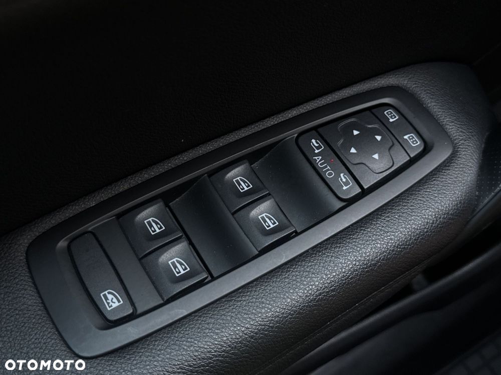 Renault Megane 1.3 TCe FAP Techno EDC - 26