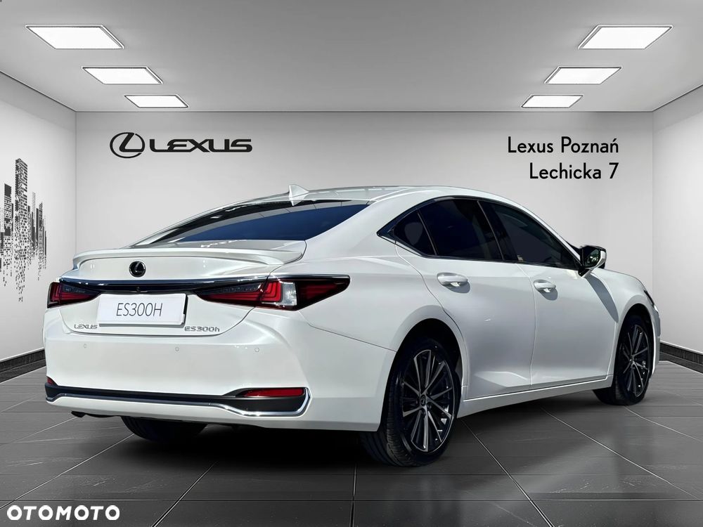 Lexus ES - 5