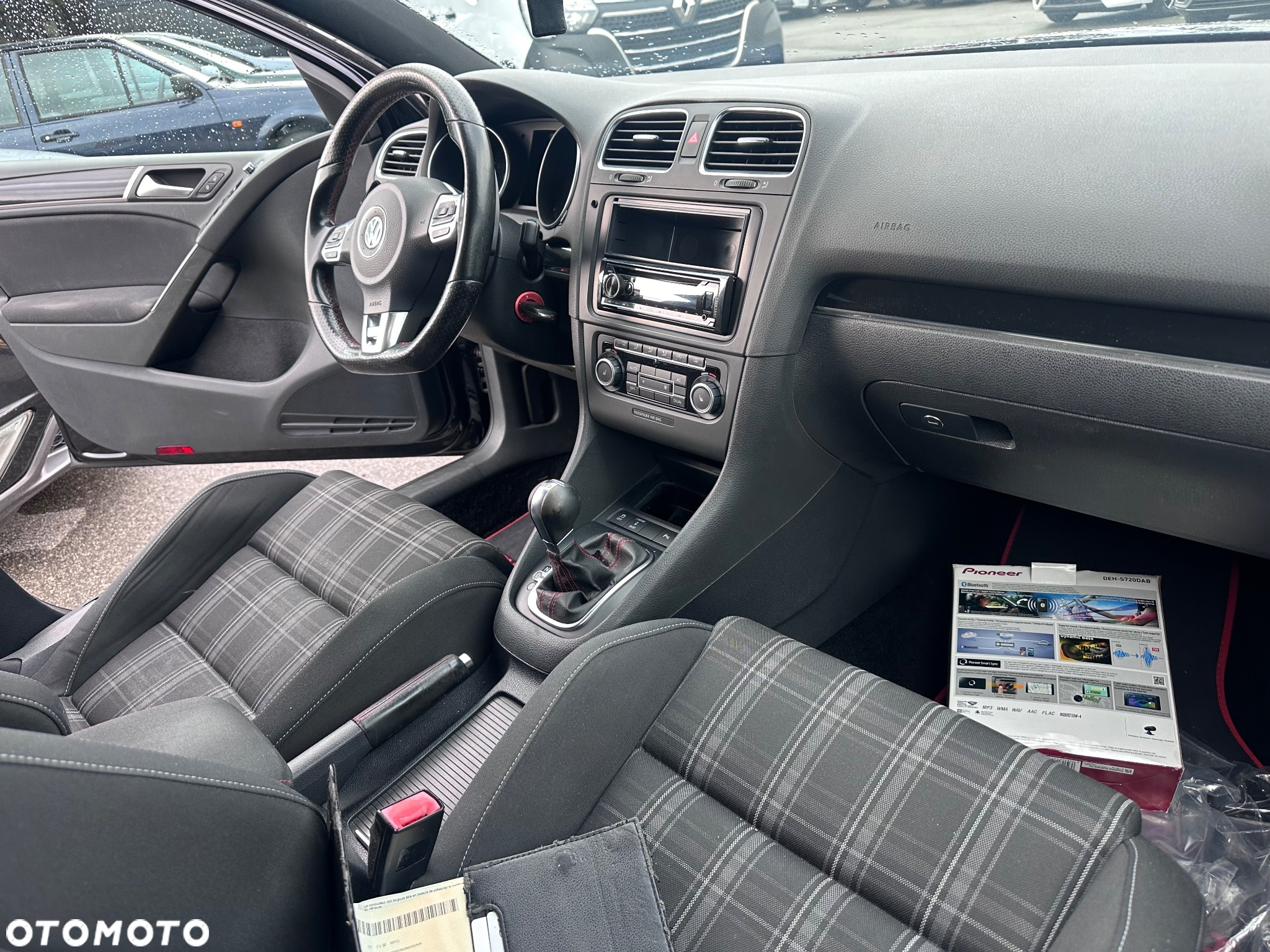 Volkswagen Golf 2.0 GTI DSG - 17