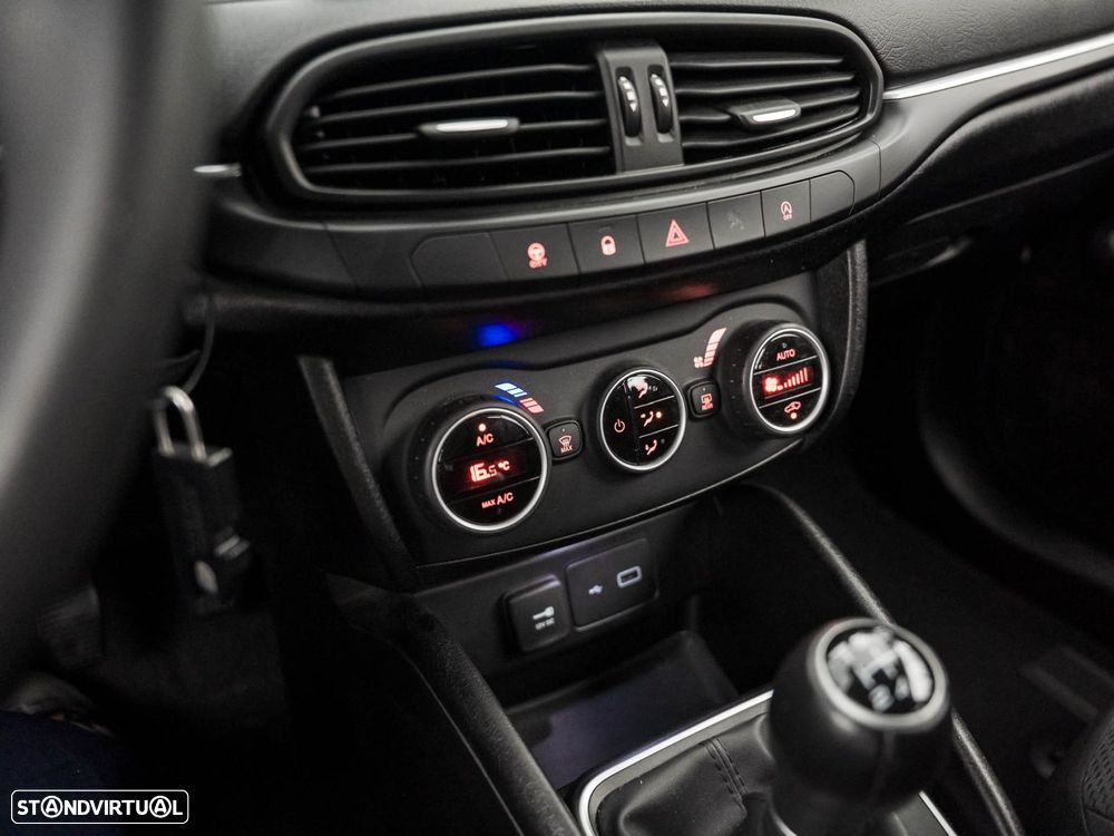 Fiat Tipo Station Wagon 1.3 M-Jet Lounge - 21