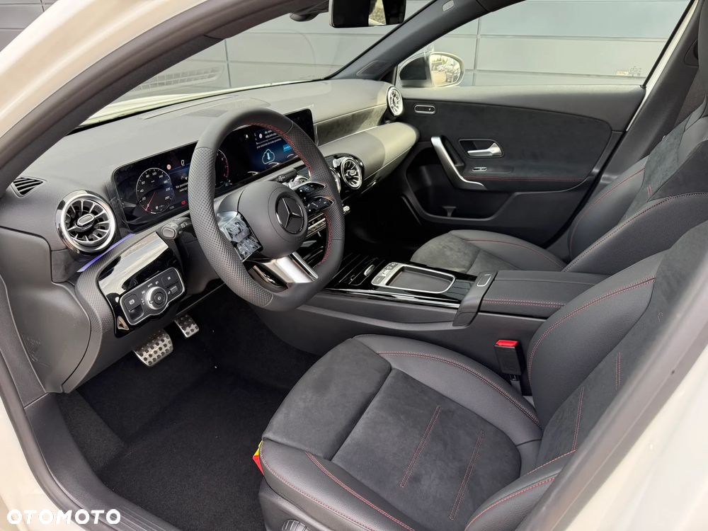 Mercedes-Benz Klasa A 200 AMG Line 7G-DCT - 11