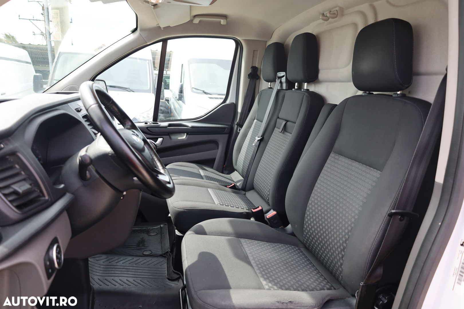 Ford Transit Custom - 13