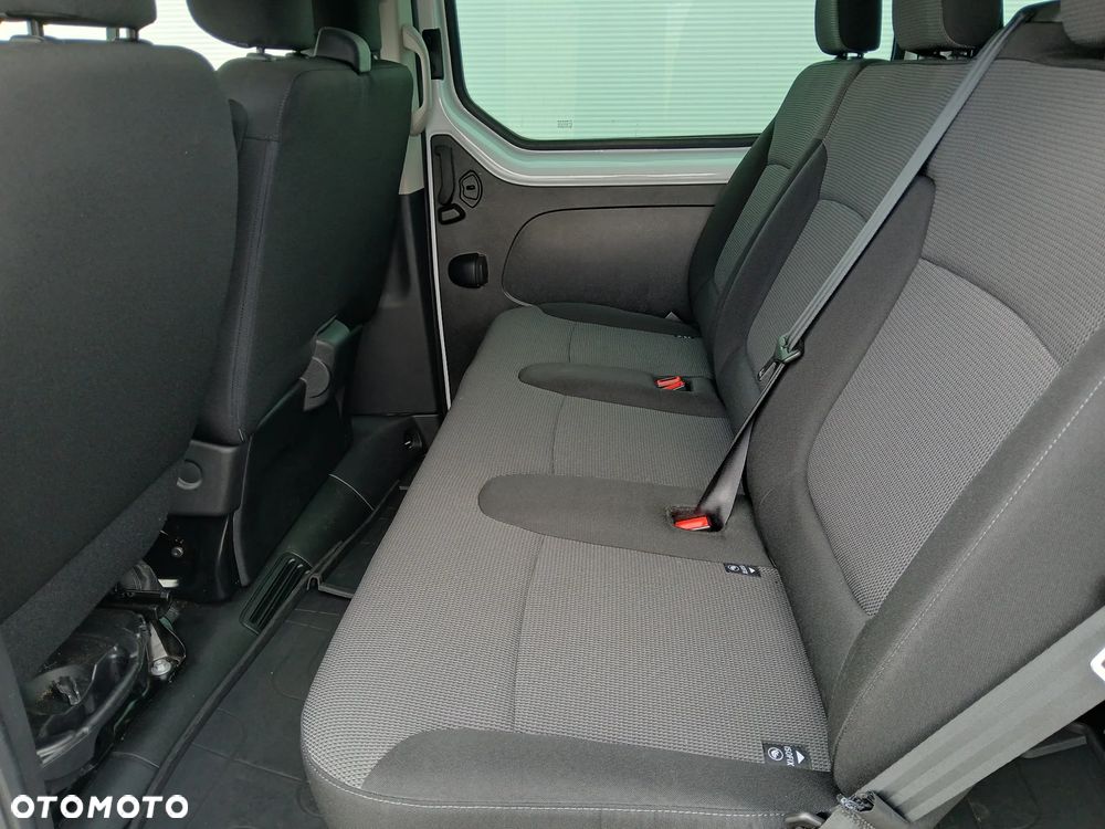 Renault Trafic 2.0 dCi - 9