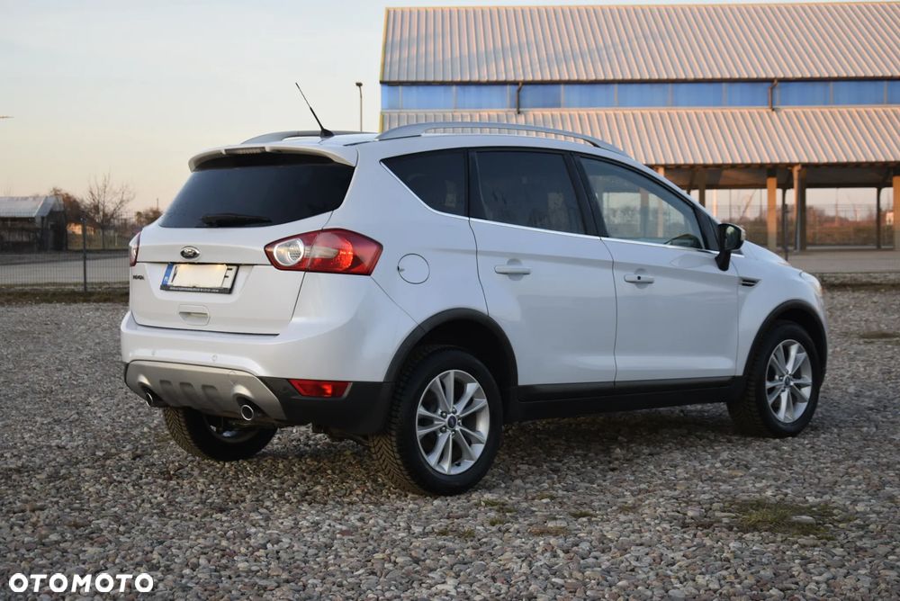 Ford Kuga 2.0 TDCi FWD Titanium Plus - 24