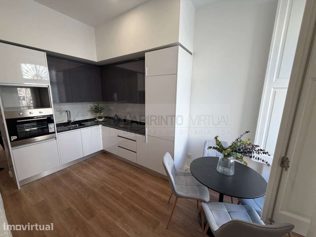T2 Totalmente Remodelado e Decorado com Vista Rio em São Vicente, L... - Grande imagem: 2/9