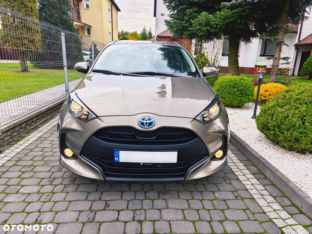 Toyota Yaris 2022 photo 2