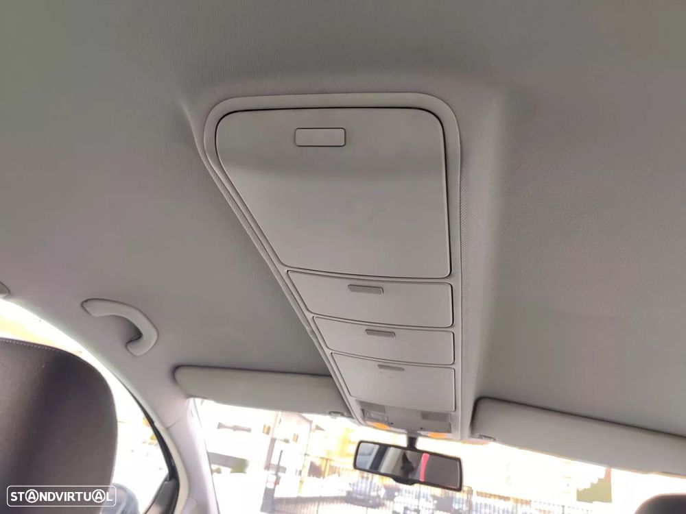 VW Golf Plus 2.0 TDi Confortline - 30