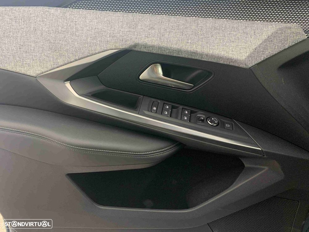 Peugeot E-3008 73 kWh GT - 12