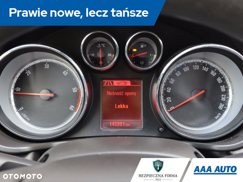 Opel Insignia - 12