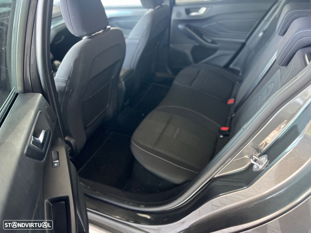 Ford Focus SW 1.0 EcoBoost Active - 14