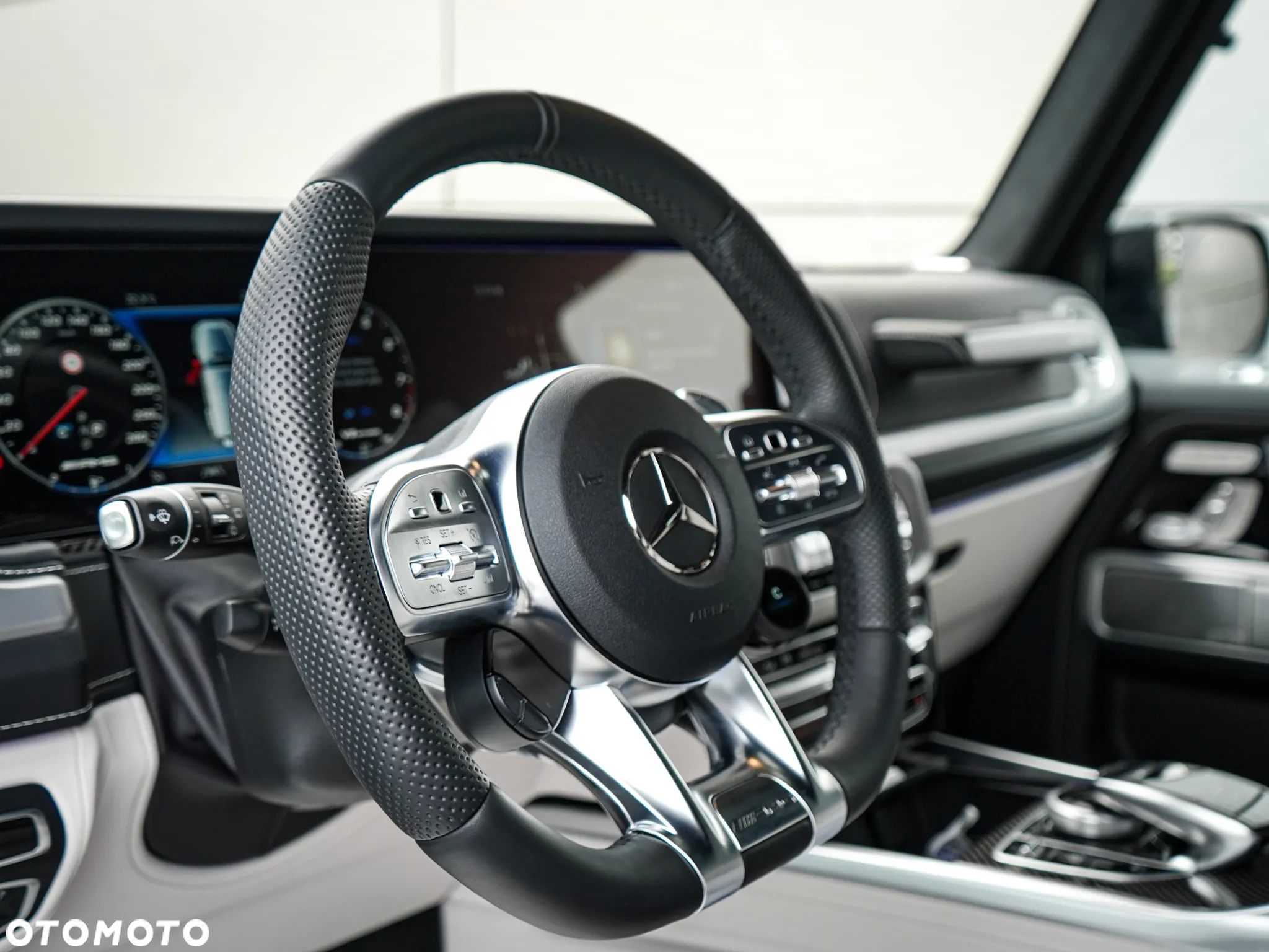 Mercedes-Benz Klasa G AMG 63 4x4 - 14