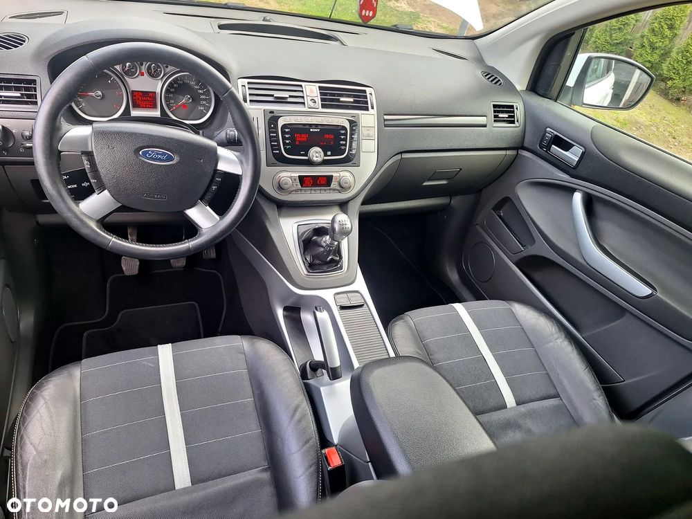 Ford Kuga 2.0 TDCi 2x4 Titanium - 14