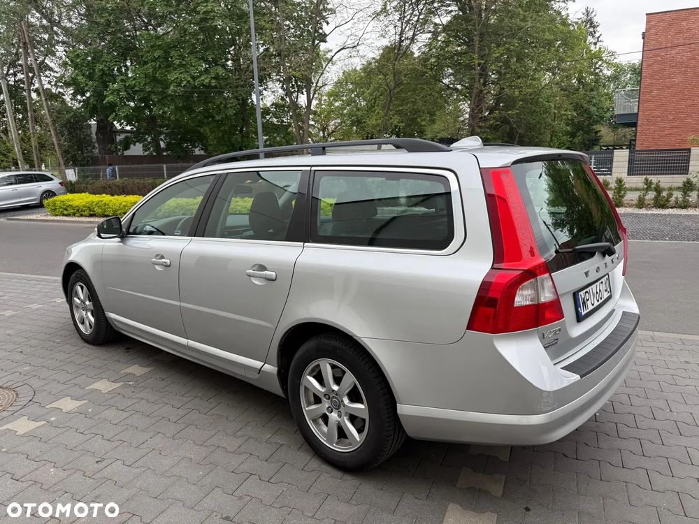 Volvo V70 2.0T Momentum - 16