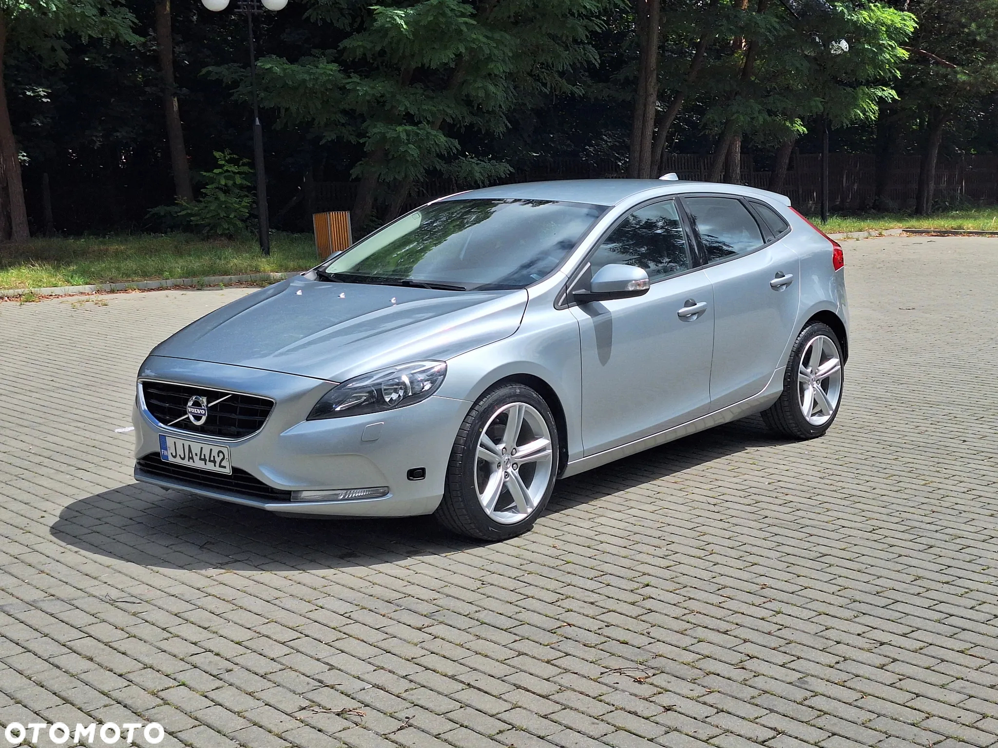 Volvo V40 T2 Momentum - 16