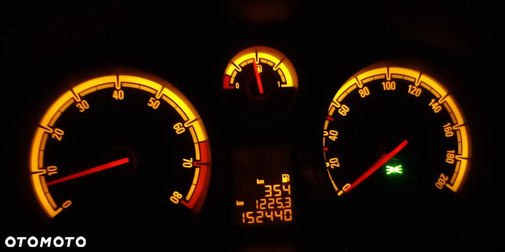 Opel Corsa 1.4 16V Enjoy - 8